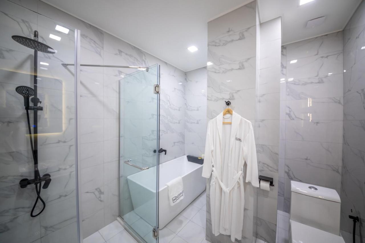 Newport Hotel كوتايسي المظهر الخارجي الصورة